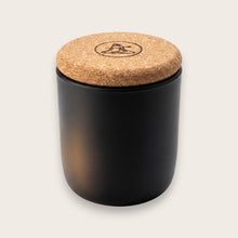 Cargar imagen en el visor de la galería, Vela Aromática Natural Ámbar Negro 85g